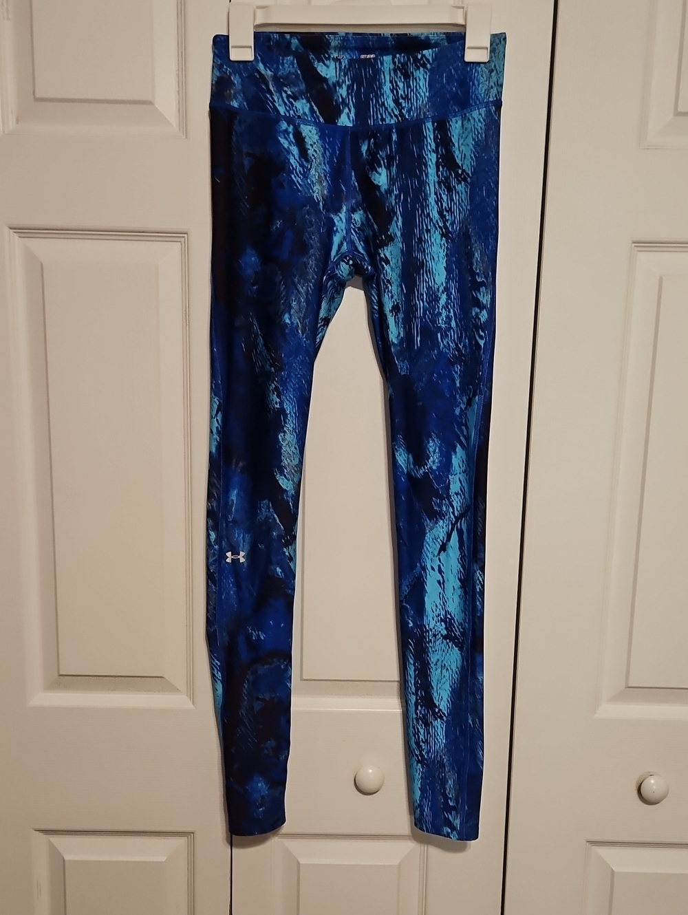 Under Armour Women's  Blue Marble-Print Performance Leggings( See Measurements)